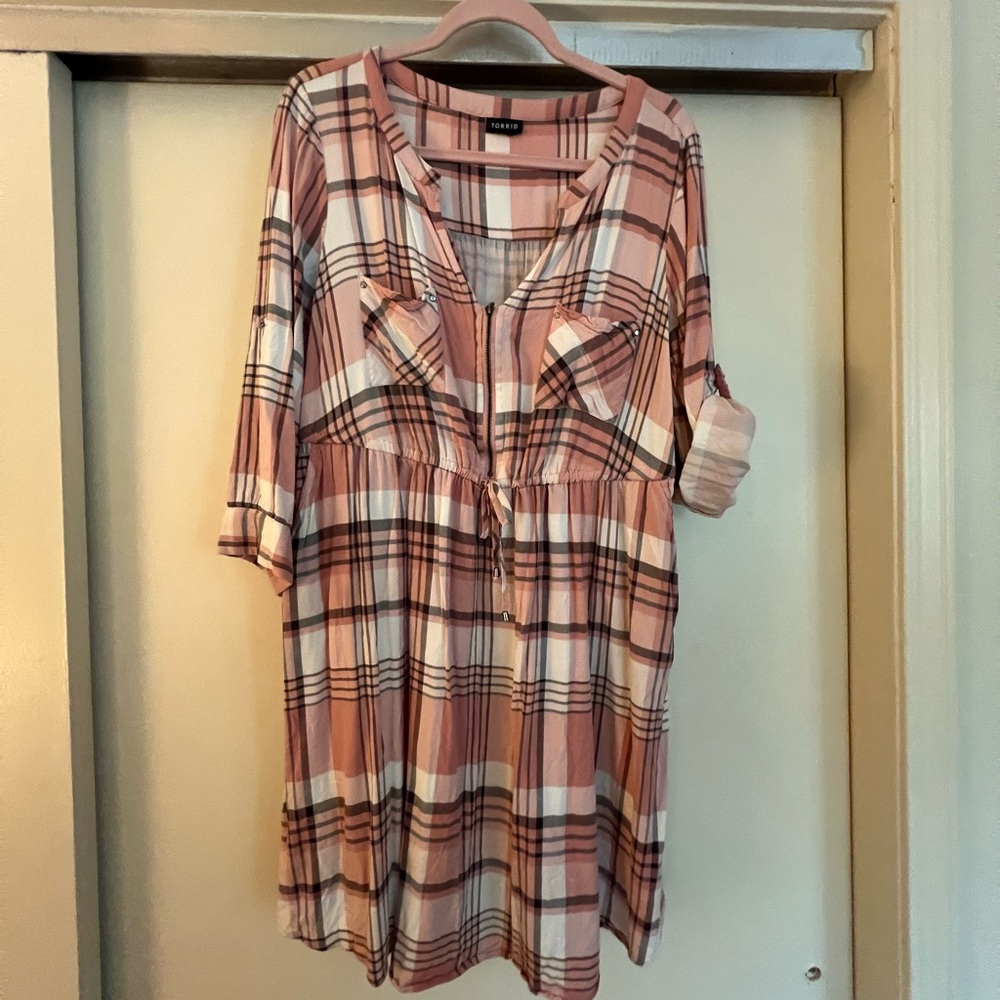 Torrid Pink and White 3/4 Sleeve dress with Notched Collar